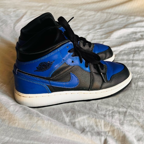 Jordan 1 Mid - Picture 4 of 14